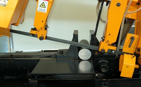 南漳数控带锯床自动送料精度会出现偏差吗？