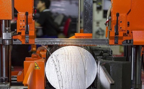 南漳立式金属带锯床切削出现跑带故障解决方法！